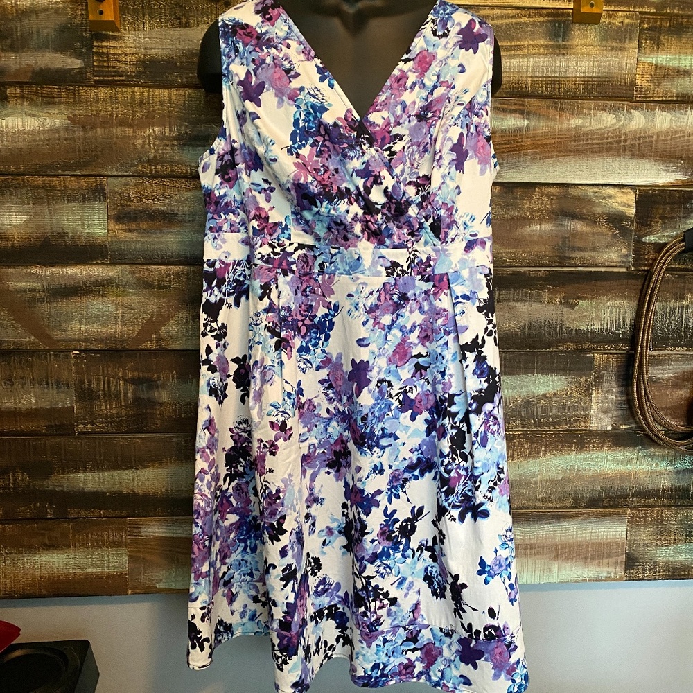 NWT! Crossover Floral Print Sun Dress